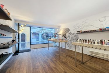 Au coeur de la ville : Immeuble résidentiel et commercial