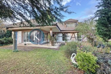 Charmante maison individuelle avec vaste jardin dans un quartier familial