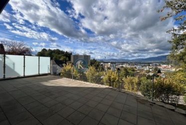 Villa mitoyenne moderne – Confort, luminosité et situation idéale