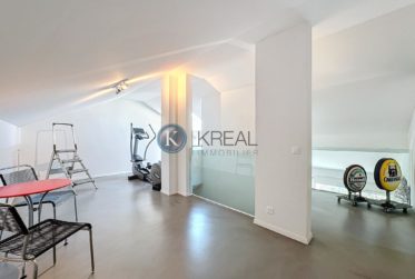 Magnifique duplex 5.5 pièces rénové avec goût : espace et lumière au rendez-vous !