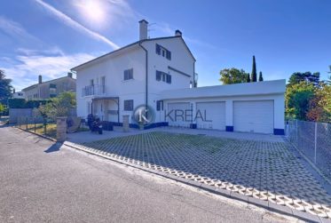 Opportunité rare : appartement avec terrasse dans une PPE rénovée, à 100 m du lac