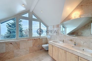 Belle maison lumineuse offrant une vue dégagée sur le lac Léman !