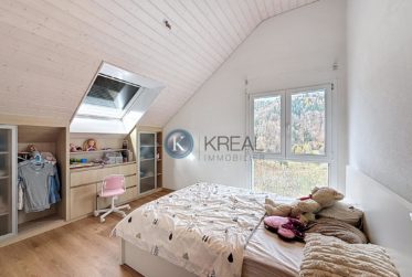 Superbe villa mitoyenne, prestations de qualité et emplacement privilégié