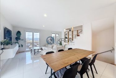 Superbe villa mitoyenne, prestations de qualité et emplacement privilégié