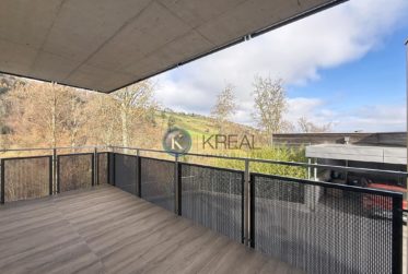 Superbe villa mitoyenne, prestations de qualité et emplacement privilégié