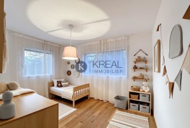 Standing et confort : 4.5 pièces moderne avec terrasse et vue imprenable sur le lac