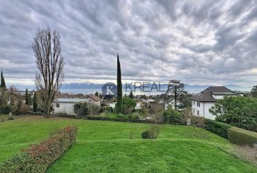 Standing et confort : 4.5 pièces moderne avec terrasse et vue imprenable sur le lac