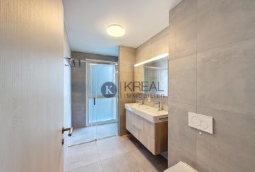 ÉLÉGANTE VILLA MODERNE AVEC PANORAMA EXCEPTIONNEL SUR LE LÉMAN