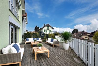 YENS - Superbe maison jumelée de 5.5 pièces avec jardin et terrasses