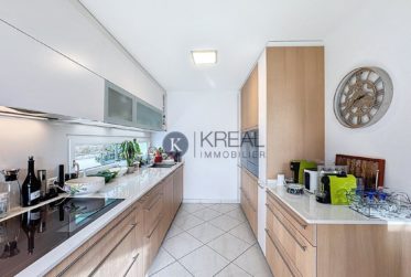 YENS - Superbe maison jumelée de 5.5 pièces avec jardin et terrasses