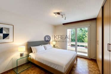 Spacieux appartement avec potentiel et espaces extérieurs uniques