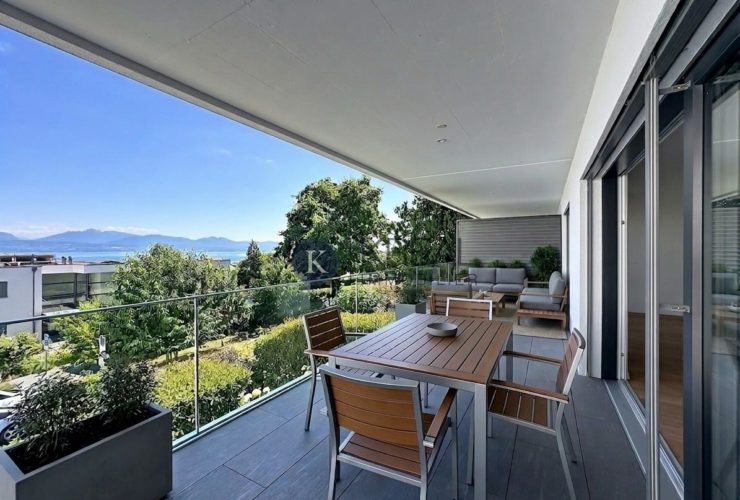 Cadre de vie privilégié : 4,5 pièces moderne avec balcon et vue exceptionnelle sur le lac