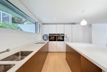 Maison contemporaine avec rooftop, alliant confort, élégance et modernité au cœur de Nyon